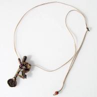 古い鍵とガーネット・スチームパンクハンドメイドネックレス