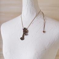 古い鍵とガーネット・スチームパンクハンドメイドネックレス