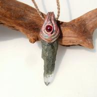 ガネーシュヒマール産ヒマラヤ水晶とガーネットペンダントネックレス・正面