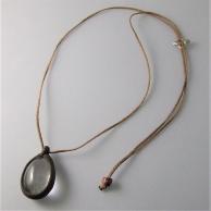 ファントム水晶革包みペンダントネックレス・全体