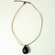 ガーネット革包みペンダントネックレス・全体