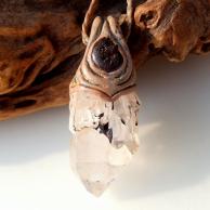 星入り水晶とアンモナイトのペンダントネックレス/正面