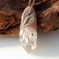 星入り水晶とアンモナイトのペンダントネックレス/サイドより