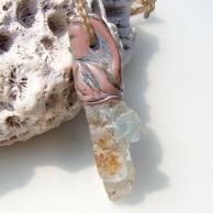 ブルートパーズとアンモナイトハンドメイドネックレス・サイドから