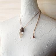 ブルートパーズとアンモナイトハンドメイドネックレス・着用例