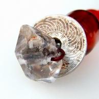 アンブロイド・古銭・両剣水晶・オールドビーズのストラップ・両剣水晶